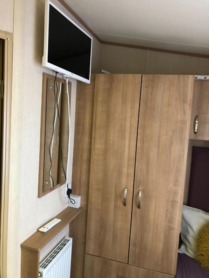 Lakeside Retreat 2 With Hot Tub, Private Fishing Peg Situated At Tattershall Lakes Country Park Luaran gambar